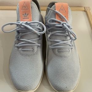 Adidas Pharrell Williams Tennis Shoe